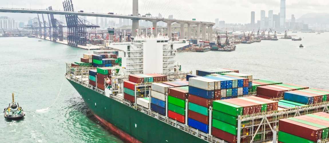 Large Cargo Ship Transporting Shipment Container A 2026 01 07 01 13 34 Utc